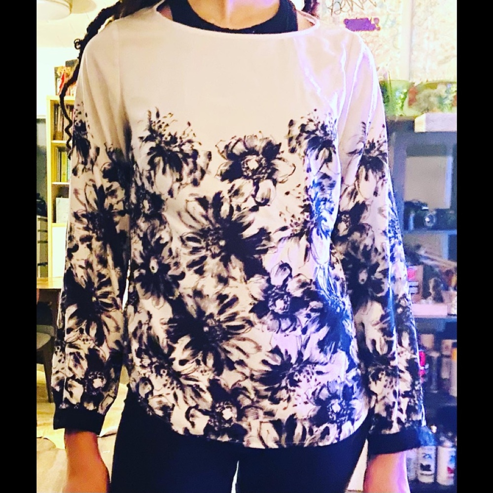 Ann Taylor beautiful extra small floral print
